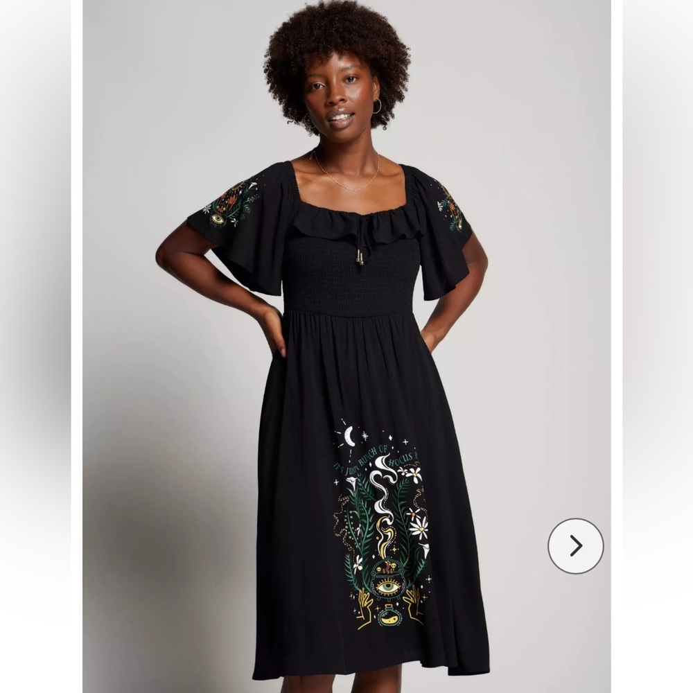 NWOT Disney Hocus Pocus Floral Icons Black Smocked Midi Dress